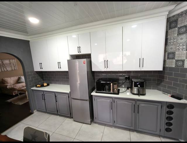 3 BEDROOM HOUSE FOR SALE IN SAFARI GARDENS